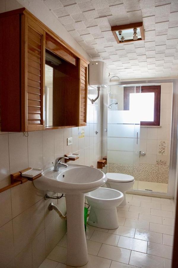 De Amicis Apartment Каляри Екстериор снимка